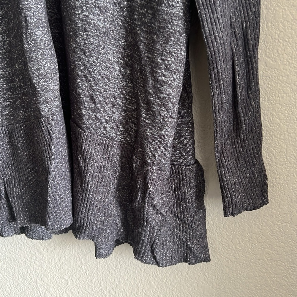 🌻3/$25 oversized sweater - Picture 3 of 6